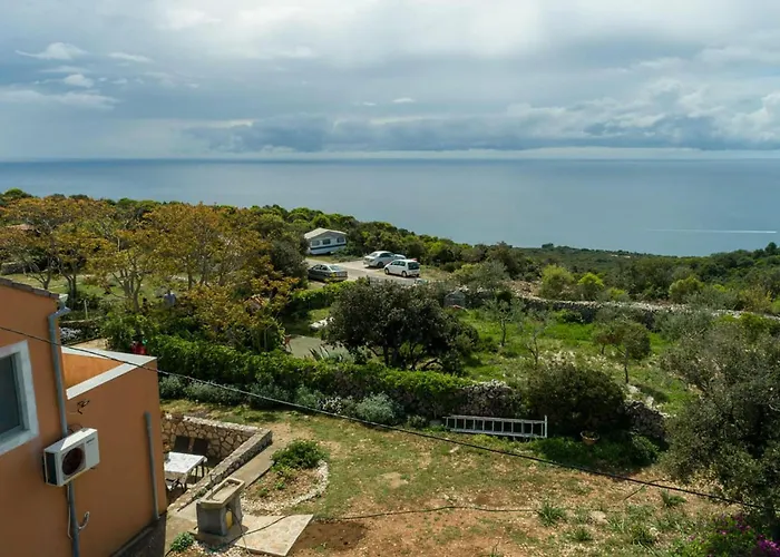 2 Bedroom Beautiful In Apartment *