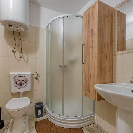 Apartmán 2 Bedroom Beautiful In Veli Lošinj