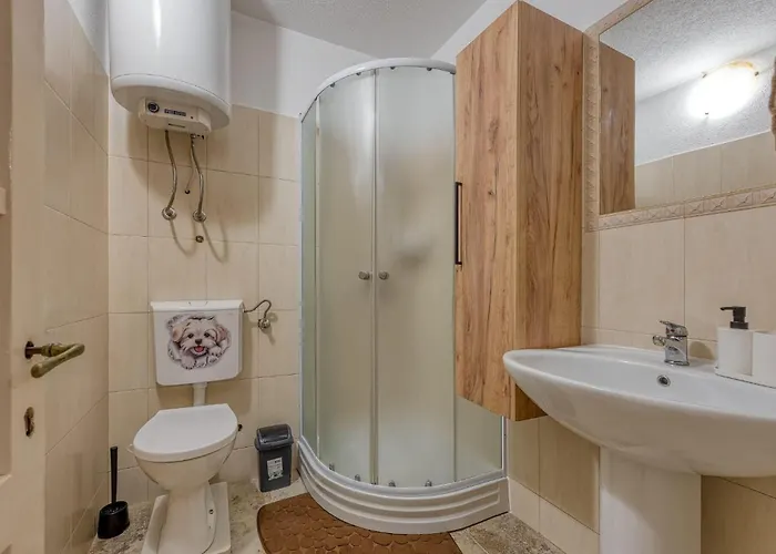 Apartman 2 Bedroom Beautiful In Veli Lošinj