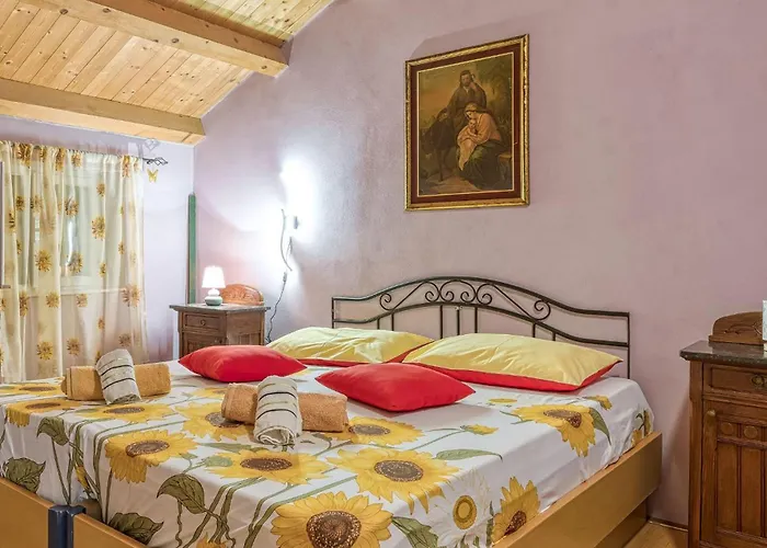 2 Bedroom Beautiful In *