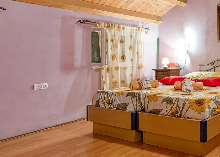 2 Bedroom Beautiful In Apartman Veli Lošinj