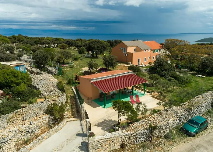 2 Bedroom Beautiful In * Veli Lošinj