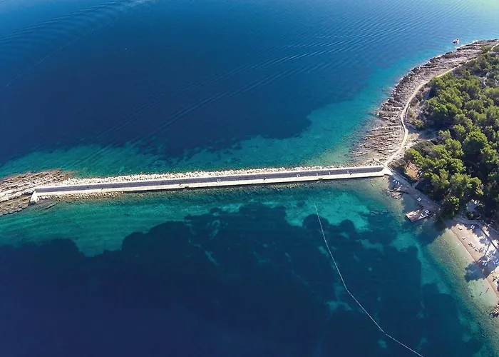 2 Bedroom Beautiful In Apartman Veli Lošinj